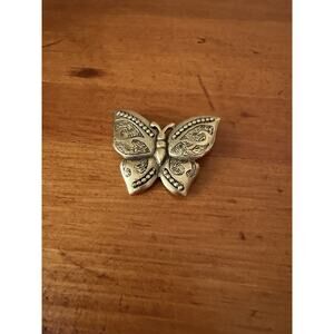 Vintage Butterfly Brooch Gold Tone Etched Wings Nature Pin Signed NEWPRO